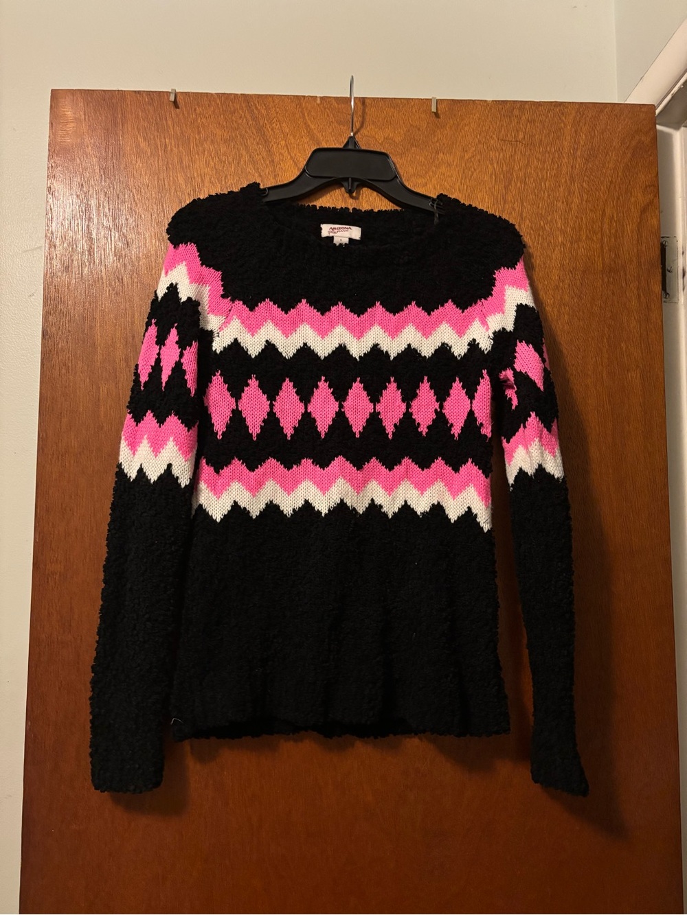Arizona Jean Company Junior Black, Pink & White Chevron Crew Sweater